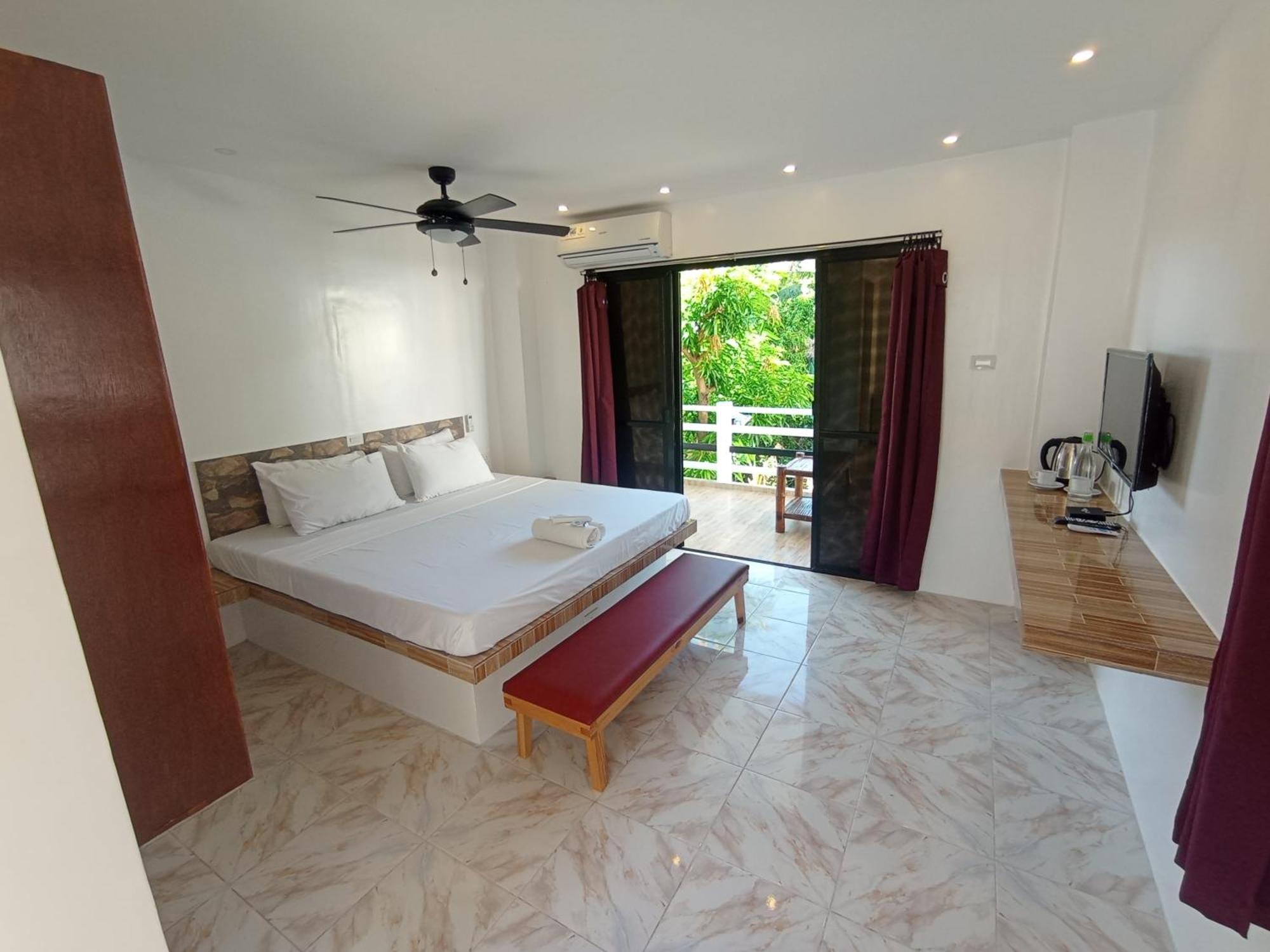 Jalyn'S Resort Sabang Puerto Galera Exterior photo